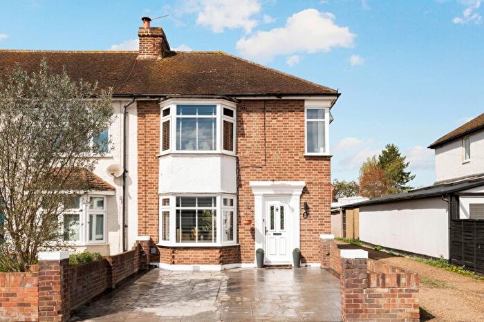 3 Bedroom Semi Detached House For Sale In First Avenue, Walton-on-Thames, KT12