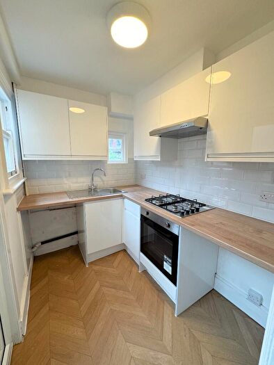 3 Bedroom Terraced House To Rent In Hartington Place, BN2