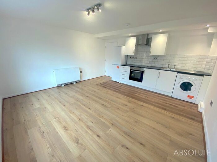 1 Bedroom Flat To Rent In Bradley Lane, Newton Abbot, Devon, TQ12