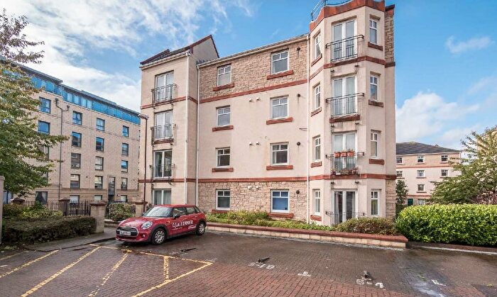 2 Bedroom Flat To Rent In Sinclair Place, Edinburgh, EH11