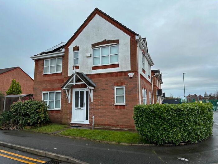 3 Bedroom Detached House To Rent In Douglas Street, Hyde, SK14