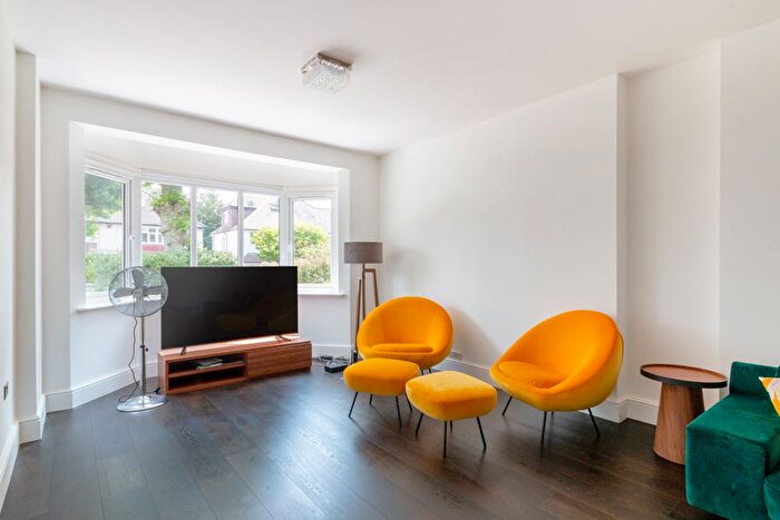 5 Bedroom Semi-Detached House To Rent In Sutherland Grove, Southfields, SW18