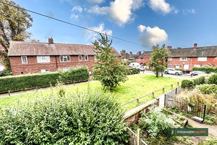 4 Bedroom Property To Rent In Westway, Shepherds Bush, London, W12