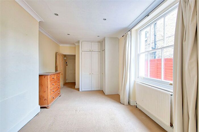 1 Bedroom Flat To Rent In Jedburgh Street, SW11