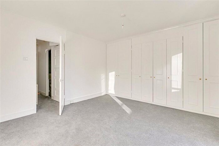 Flat To Rent In Victor Cazalet House, Gaskin Street, N1