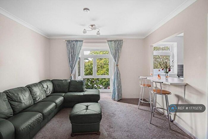 1 Bedroom Flat To Rent In Dulwich Wood Avenue, London, SE19