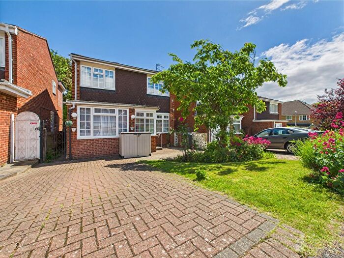 3 Bedroom Detached House For Sale In Berkeley Close, Off Hertford Road, Stevenage, SG2