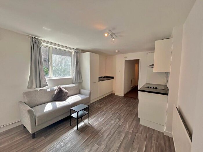 2 Bedroom Apartment To Rent In Woodville Road, Cardiff(City), CF24