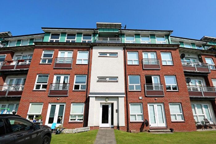 2 Bedroom Flat To Rent In Strathblane Gardens, Glasgow, G13