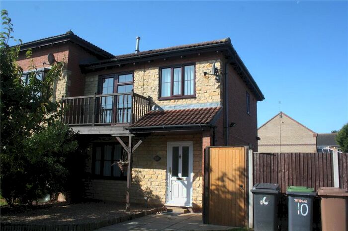 3 Bedroom Semi-Detached House To Rent In Elmgarth, Sleaford, Lincolnshire, NG34