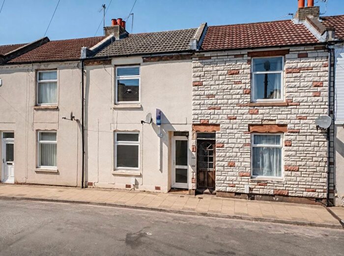 3 Bedroom Terraced House To Rent In Leonard Road, Gosport, PO12