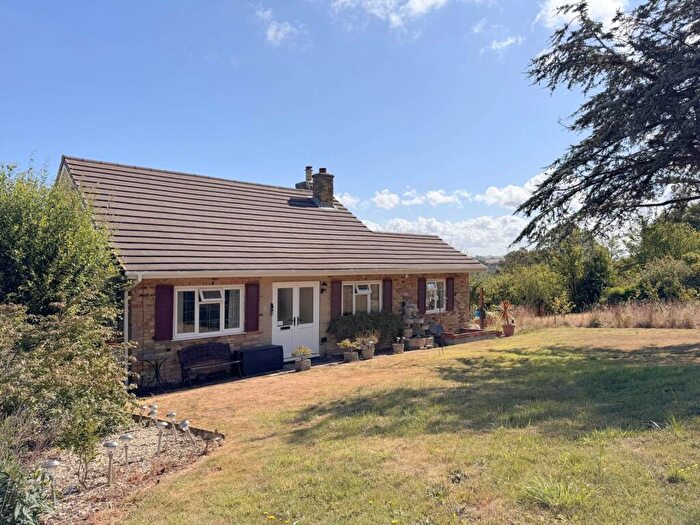 2 Bedroom Bungalow For Sale In Lenwood Park, Bideford, EX39