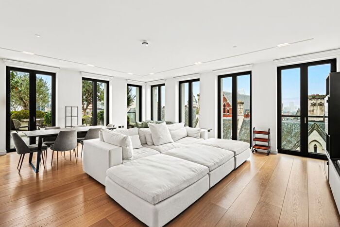 3 Bedroom Flat For Sale In Portugal Street, London, WC2A