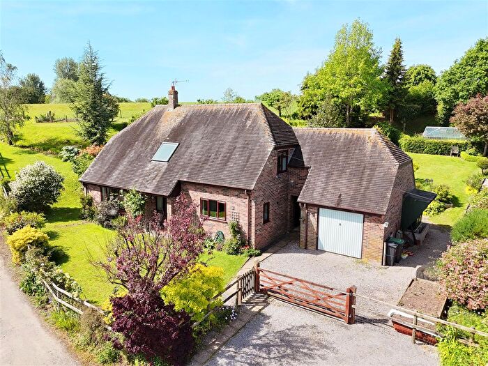3 Bedroom Country House For Sale In Stalbridge Lane, Sturminster Newton, DT10