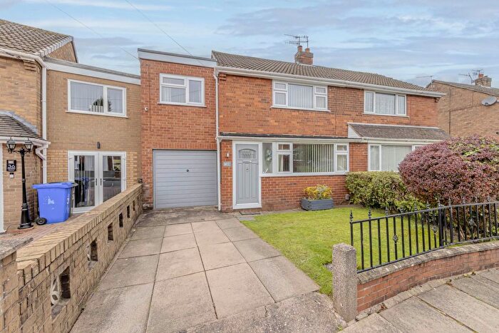 3 Bedroom Semi-detached House For Sale In Hartland Avenue, Bradeley, ST6