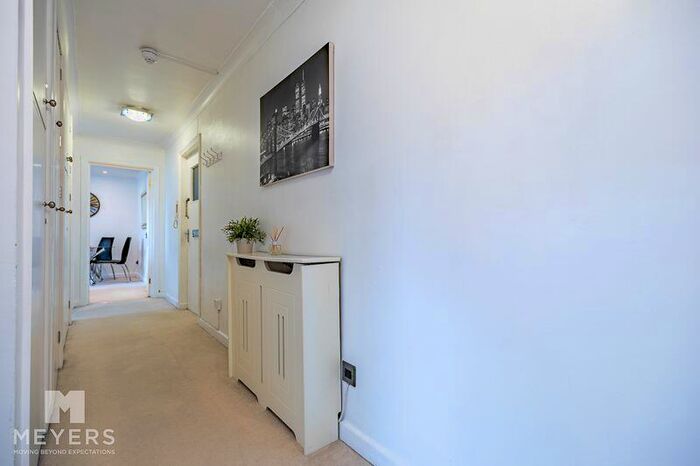 2 Bedroom Apartment For Sale In St. Valerie Road, Bournemouth, BH2