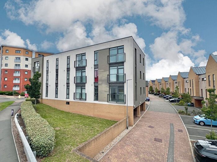 2 Bedroom Flat For Sale In Firepool Crescent, Taunton - No Onward Chain!, TA1