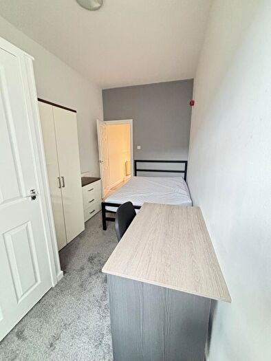 3 Bedroom House To Rent In Victoria Road, Leeds, LS6