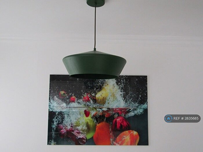 2 Bedroom Semi Detached House To Rent In Riverside Way, Salford, M6