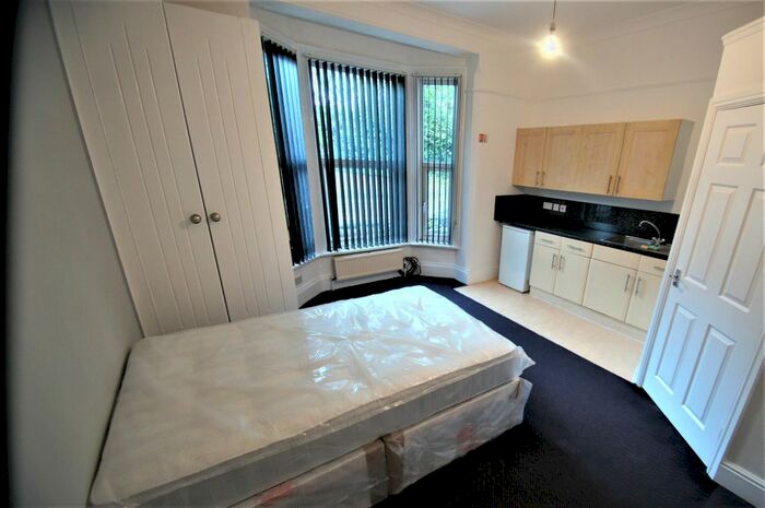 Studio To Rent In Flat Holyhead Road, Coundon, Coventry, CV1