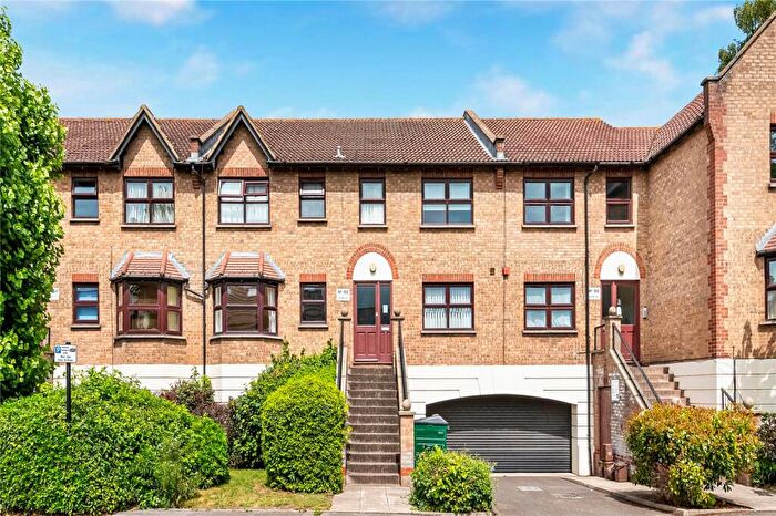 1 Bedroom Flat For Sale In Coppermill Lane, Walthamstow, London, E17