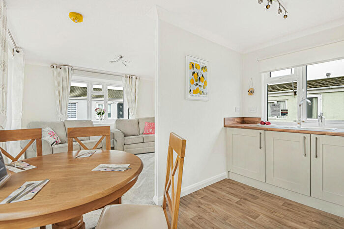 2 Bedroom Park Home For Sale In Woodlands, Weybridge Park Estates, Addlestone, Surrey, KT15