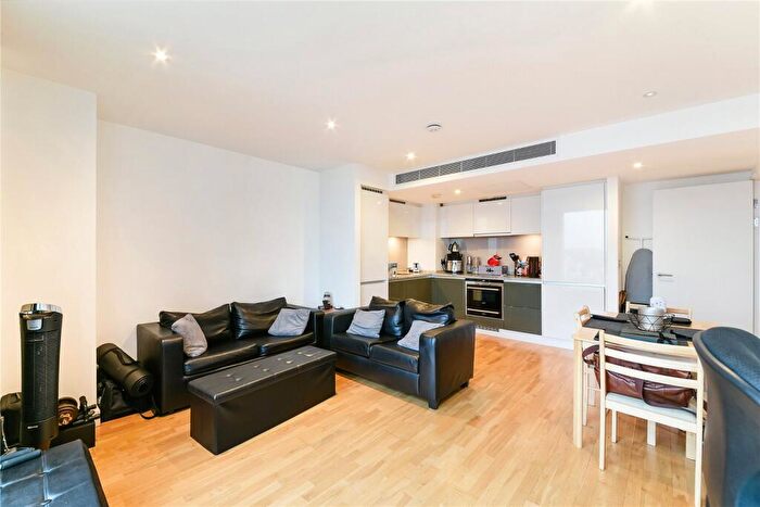 1 Bedroom Apartment To Rent In Landmark West Tower, Marsh Wall, London, E14