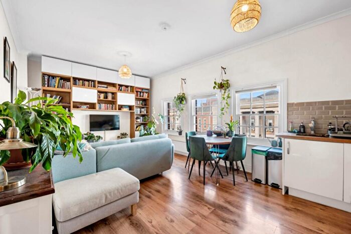 2 Bedroom Flat To Rent In Stoke Newington Church Street, London, N16