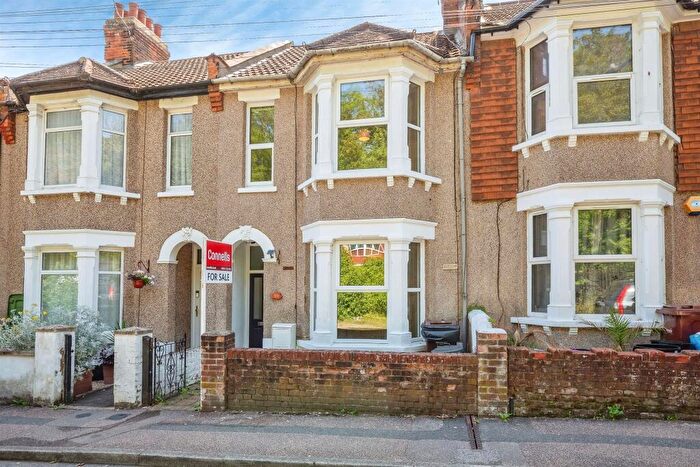 3 Bedroom Terraced House For Sale In Boundary Road, Chatham, ME4