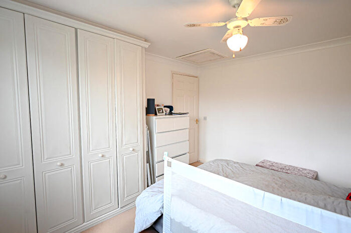 2 Bedroom Bungalow For Sale In Burton Road, Spalding, Lincolnshire, PE11
