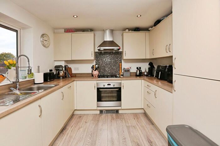 2 Bedroom Flat For Sale In Firecracker Drive, Locks Heath, Southampton, Hampshire, SO31