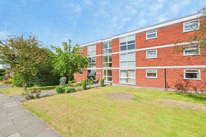 2 Bedroom Flat For Sale In Blackberry Lane, Sutton Coldfield, B74