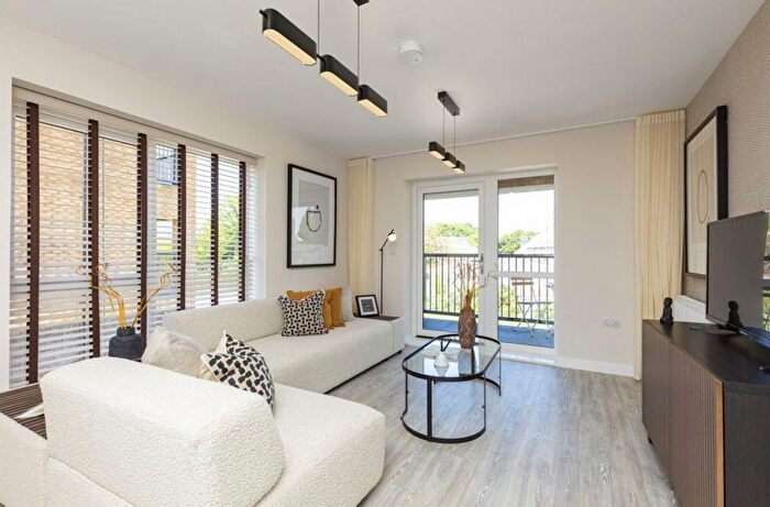 1 Bedroom Flat For Sale In Ebbsfleet Cross, Greenford, Greenhithe, DA9
