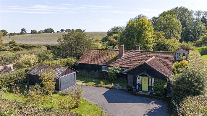 3 Bedroom Bungalow For Sale In Paddock Field, Chilbolton, Stockbridge, Hampshire, SO20