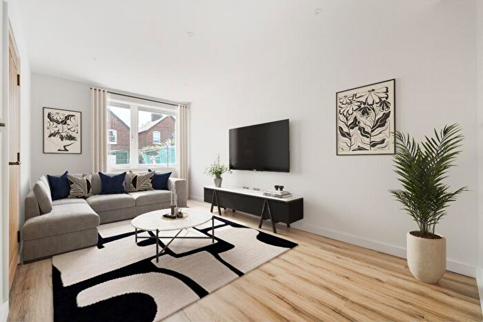 3 Bedroom Semi-Detached House For Sale In Windmill Road, Mortimer Common, Reading, Berkshire, RG7