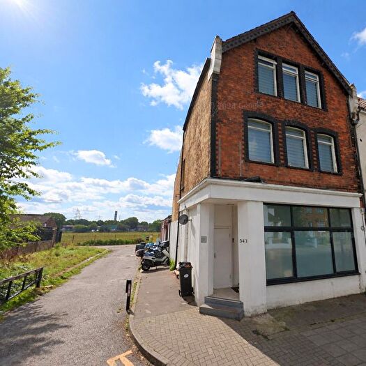 3 Bedroom Flat To Rent In Ordnance Road, Enfield, EN3