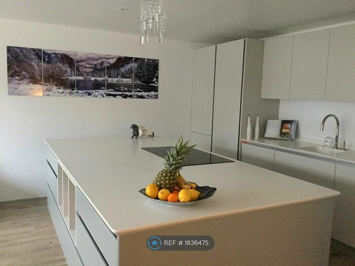 4 Bedroom Detached House To Rent In Burgess Way, Henlow, SG16