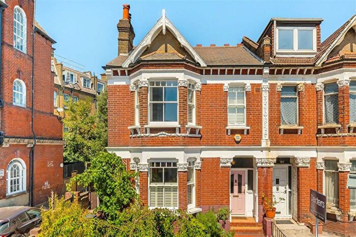 5 Bedroom Property For Sale In Limes Grove, Lewisham, SE13