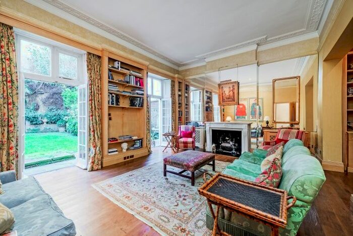 2 Bedroom Flat To Rent In Warwick Avenue, London, W9