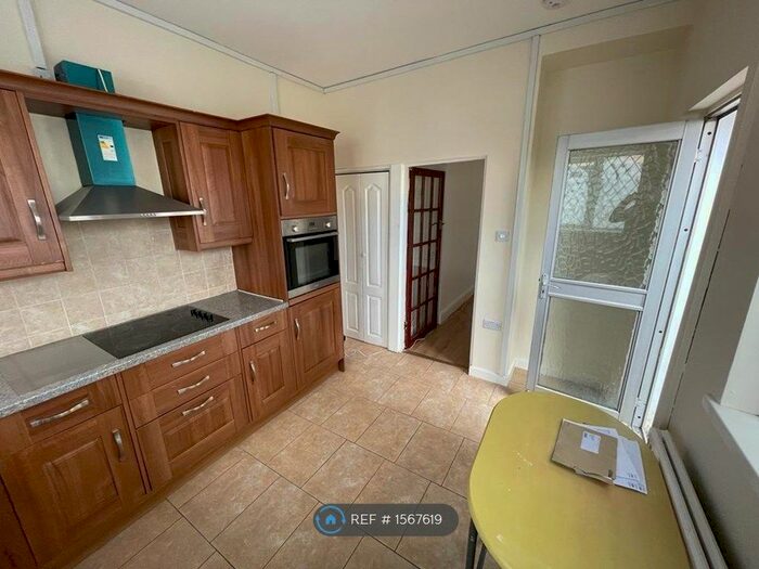 2 Bedroom Terraced House To Rent In Victoria Street, Neath, SA11