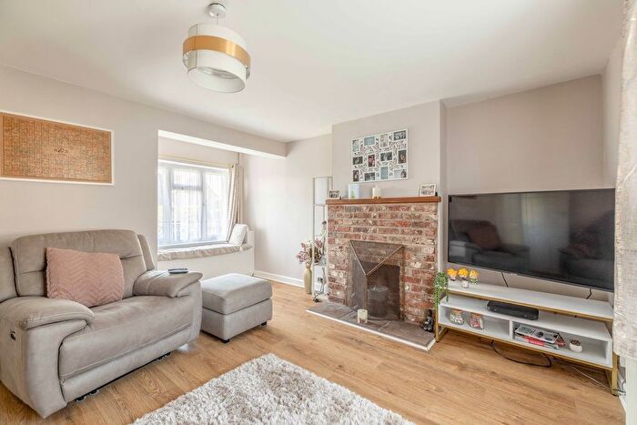 3 Bedroom End Of Terrace House For Sale In Layters Close, Chalfont St Peter, SL9