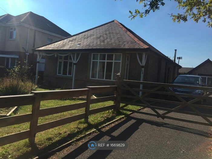 4 Bedroom Detached House To Rent In Redhill Drive, Bournemouth, BH10