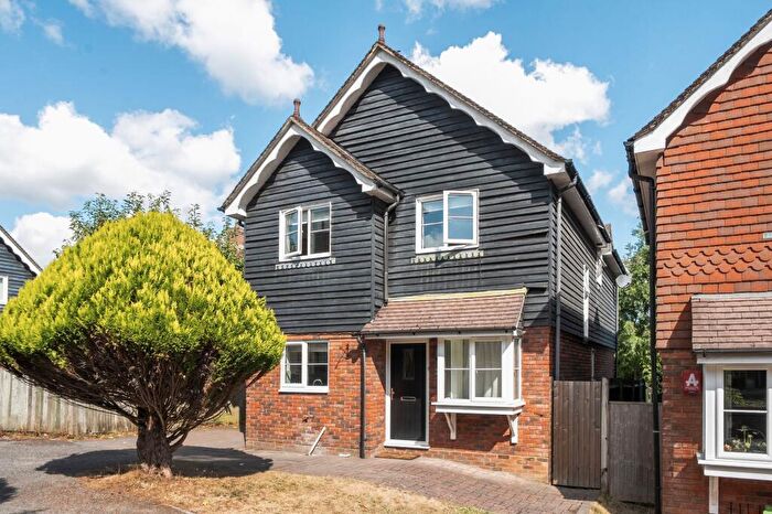 4 Bedroom Detached House For Sale In Springfarm Road, Haslemere, GU27