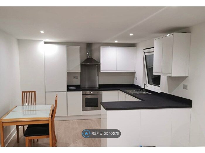 2 Bedroom Flat To Rent In Basin Approach, London, E16
