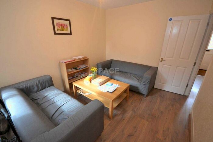 4 Bedroom Terraced House To Rent In Grange Avenue, Earley, Reading, Berkshire, RG6