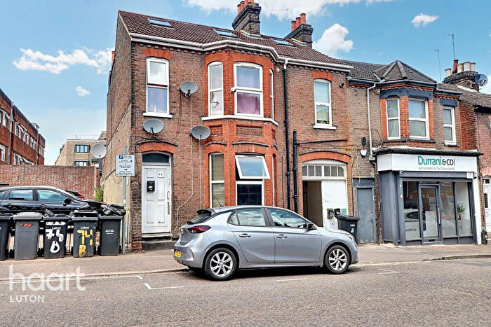 2 Bedroom Apartment For Sale In Cardigan Street, Luton, LU1