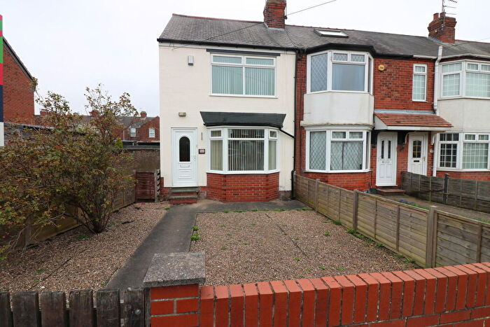 2 Bedroom End Of Terrace House To Rent In Parkfield Drive, Hull, HU3