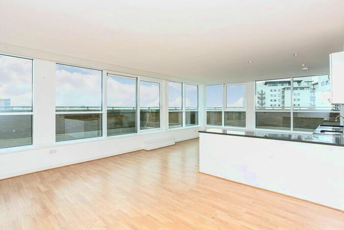 3 Bedroom Flat To Rent In Argyll Road, Woolwich, London, SE18