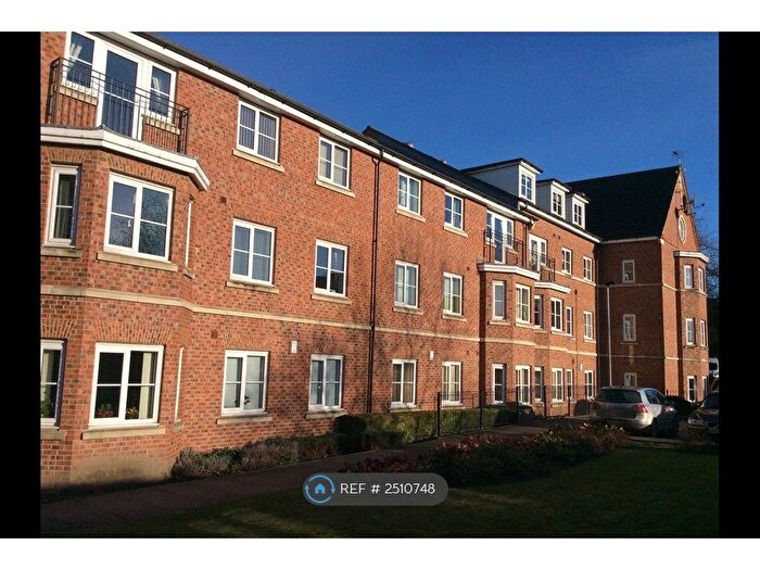 2 Bedroom Flat To Rent In Castle Grove, Pontefract, WF8