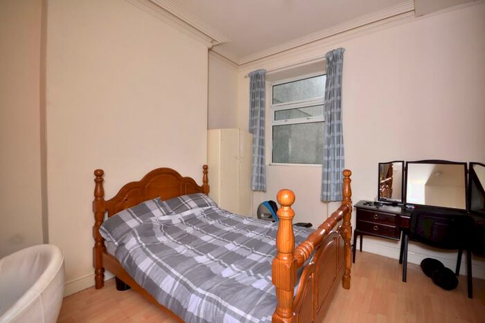 8 Bedroom House To Rent In Bryn Road, SA2